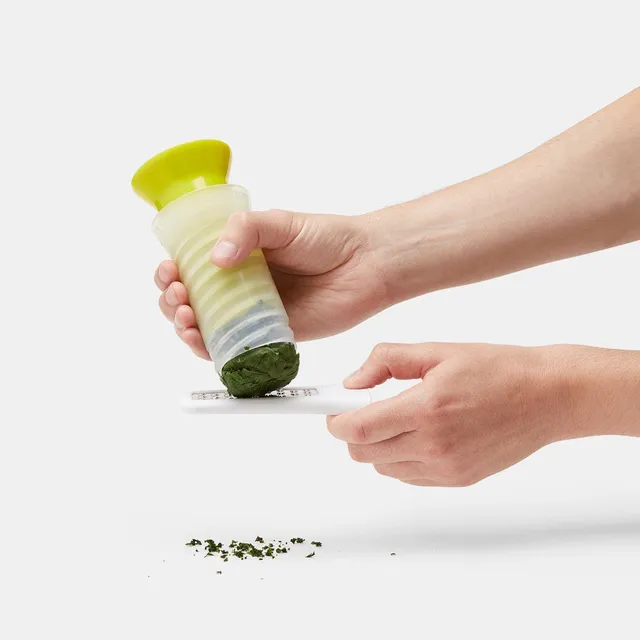 chef-n-herbcicle-conservateur-herbes-fra-ches-congeler-persil-coriandre-basilic image 1