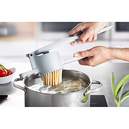 gefu-ge13160-spaetzleboub-presse-pur-e-et-jus-de-fruits-aluminium-moul-sous-pres image 5
