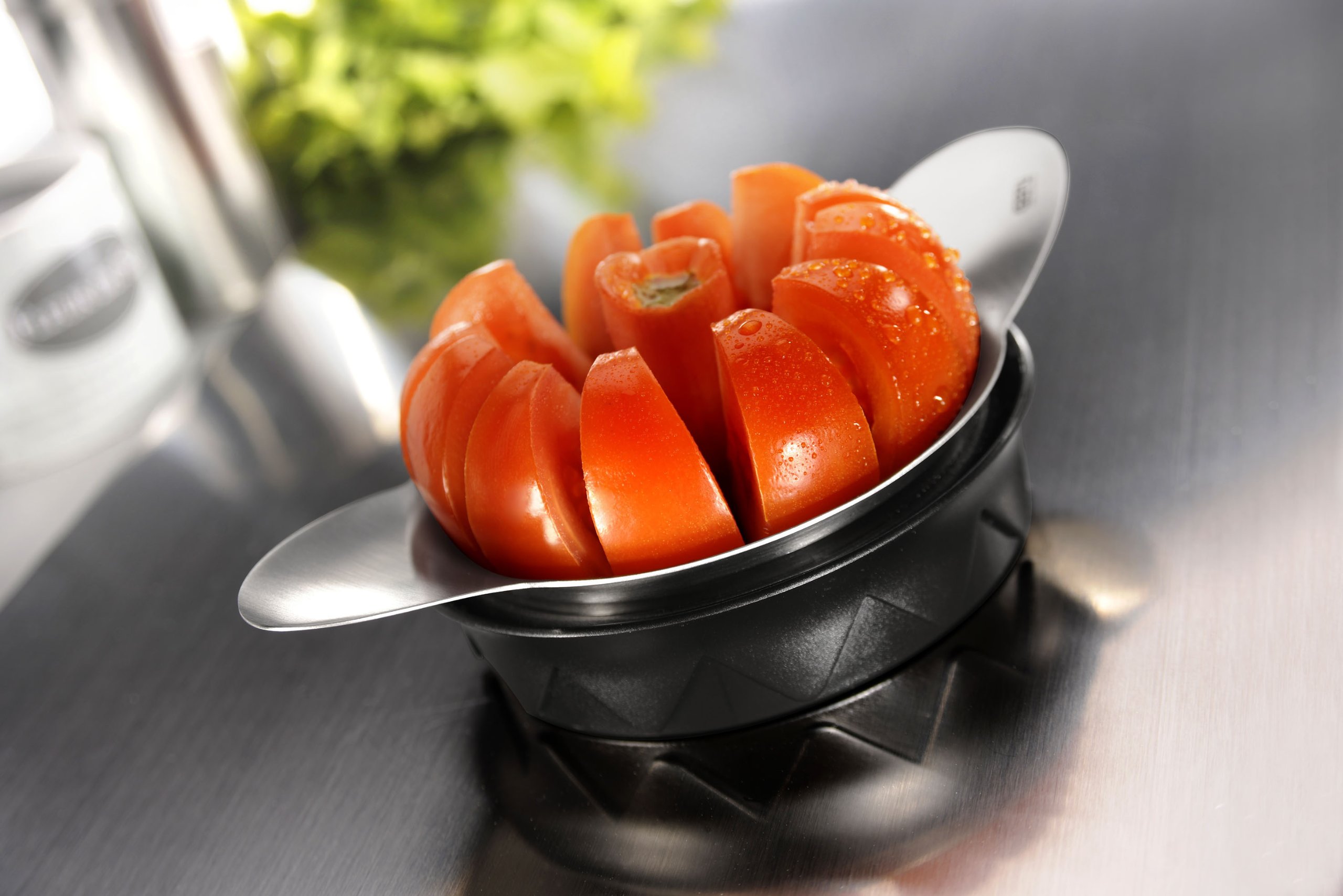 gefu-pomo-ge13590-coupe-tomates-en-acier-inoxydable-12-morceaux-lames-dent-es-16 image 6
