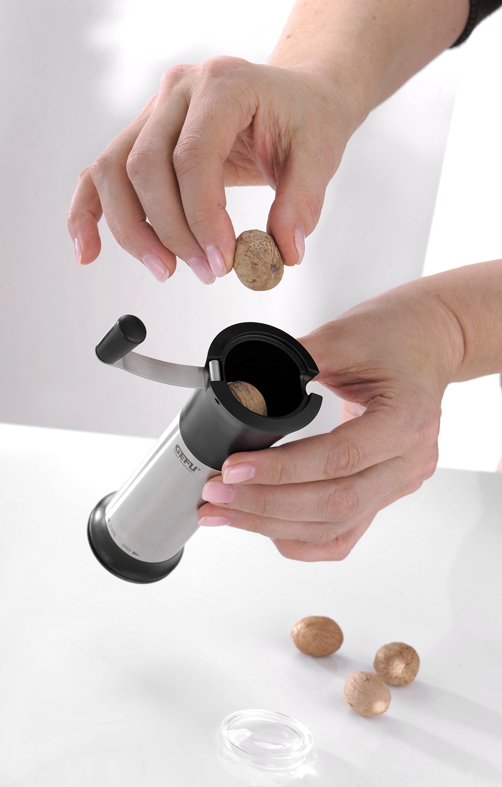 gefu-moscata-ge34670-moulin-muscade-laser-cut-en-acier-inoxydable-avec-manivelle image 2