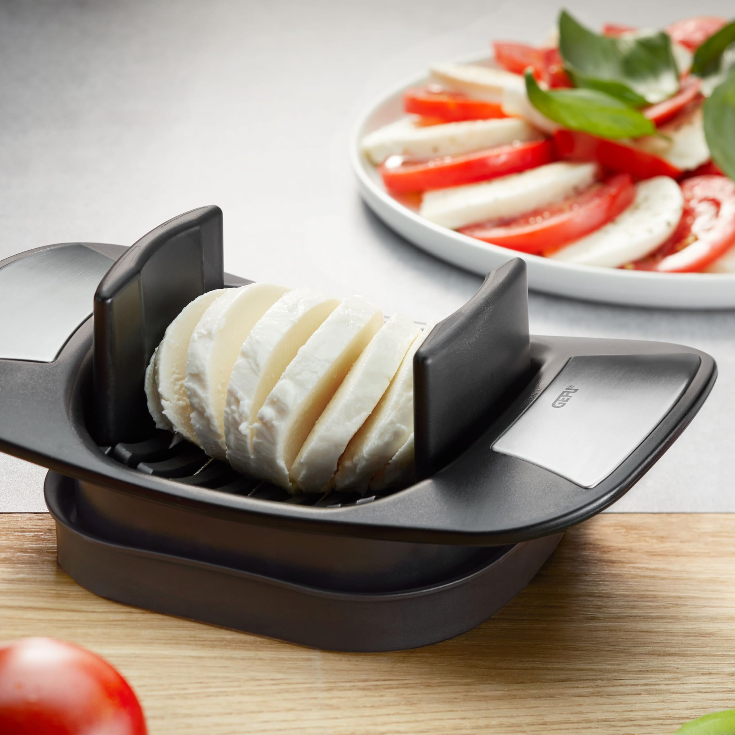 gefu-caprese-coupe-tomate-et-coupe-mozzarella-tranches-r-guli-res-8-mm image 2
